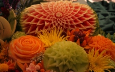 传统工艺水果蔬果雕刻花传统手工艺成果作品陈列展品东南亚文化饮食艺术图片